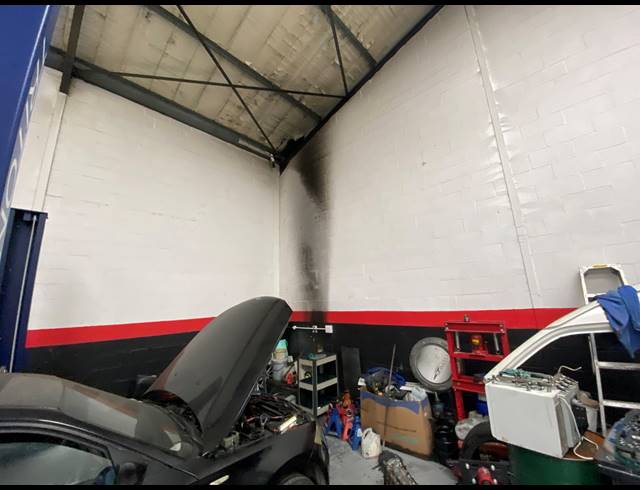 154M² WAREHOUSE FOR SALE IN KILLARNEY GARDENS
